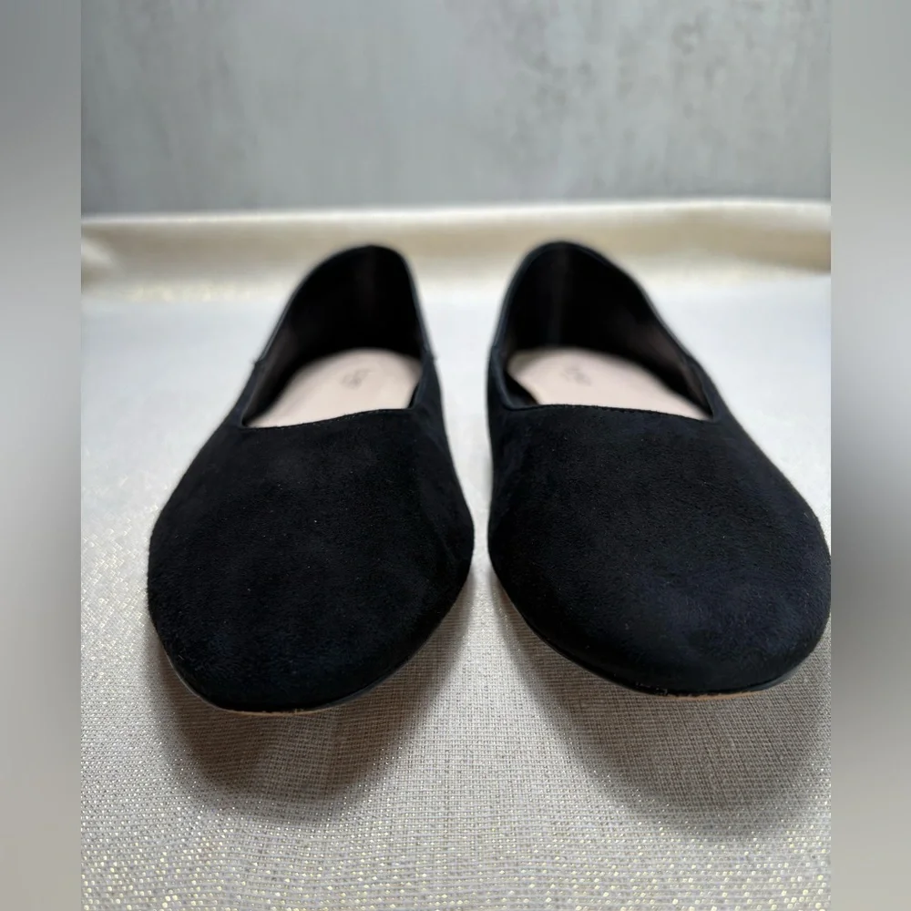 botkier New York Flats-Size: 10-Color: Black-Front is Suede and Back is Leather - Picture 6 of 7